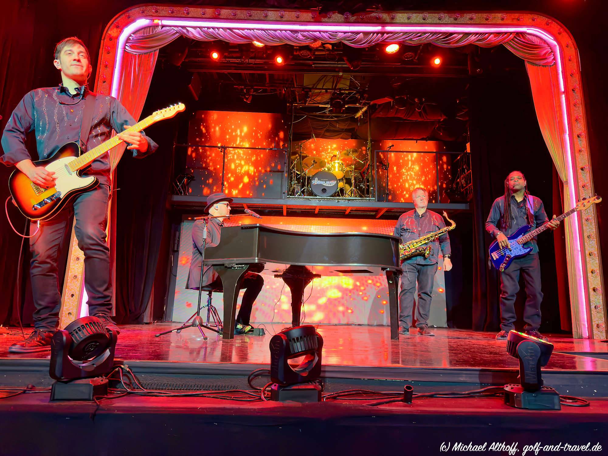Las Vegas Piano Man IMG _6858_DxO
