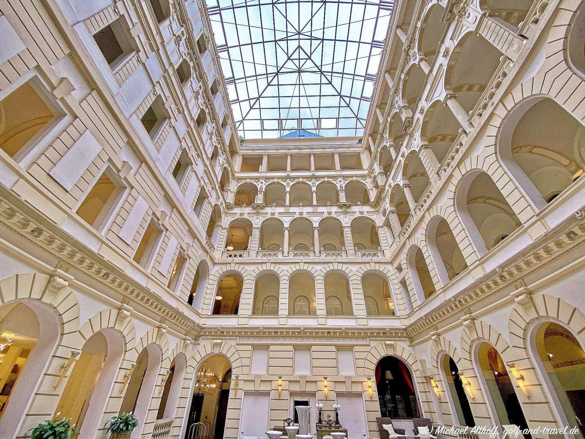 NYC Cafe Budapest IMG _8950_DxO_DxO