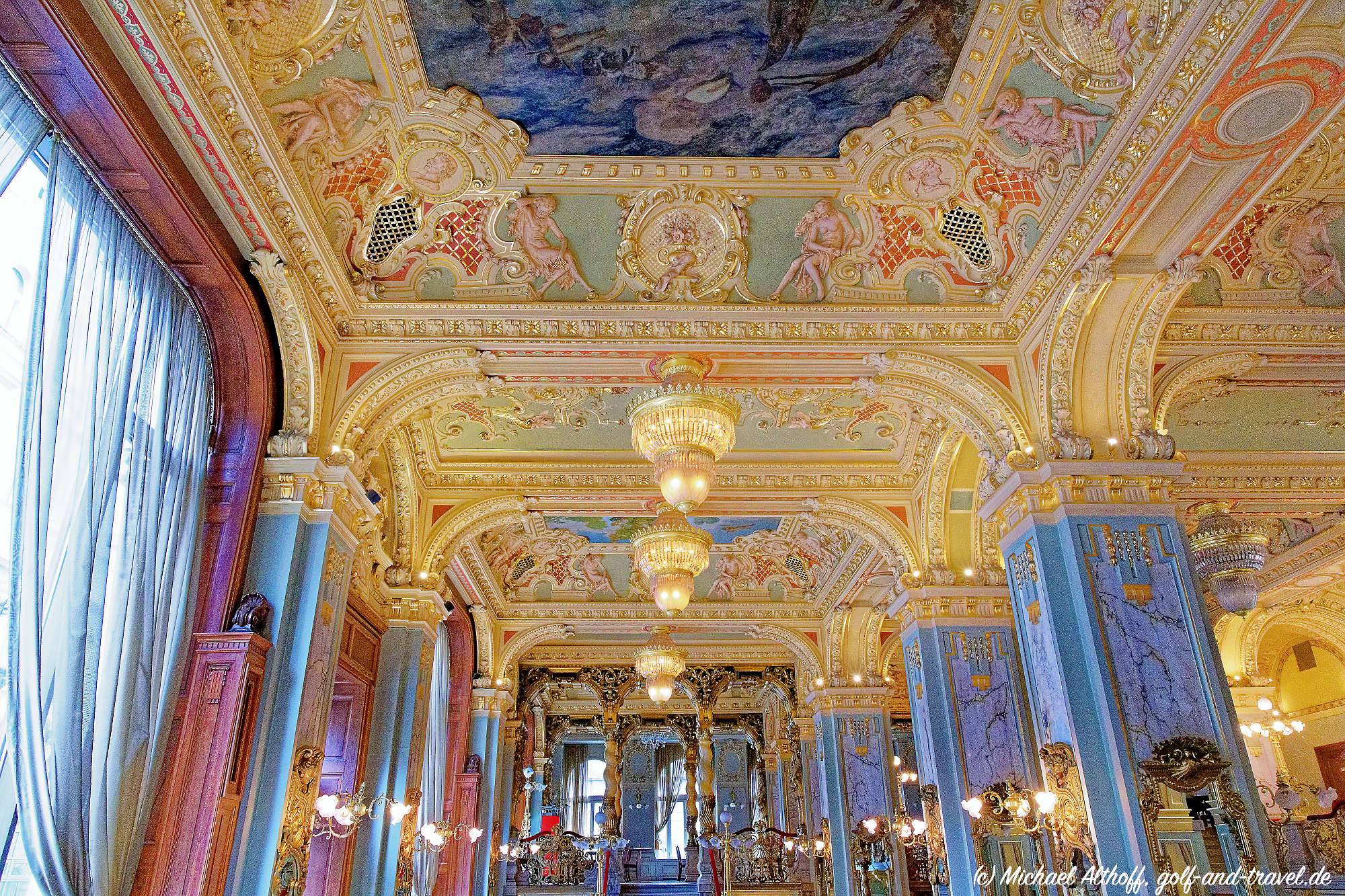 NYC Cafe Budapest MA7 _1458_DxO_DxO
