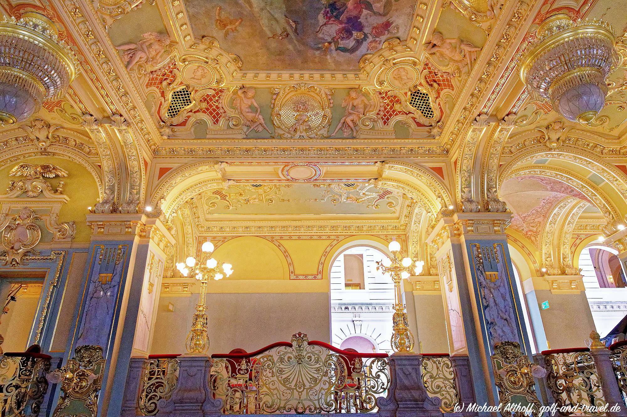 NYC Cafe Budapest MA7 _1462_DxO_DxO