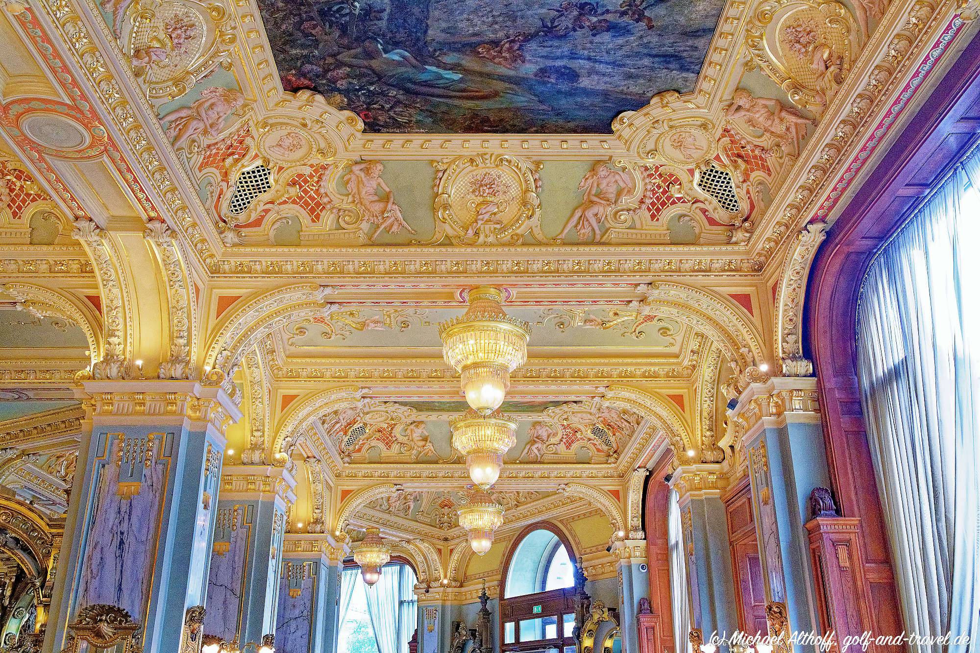 NYC Cafe Budapest MA7 _1463_DxO_DxO