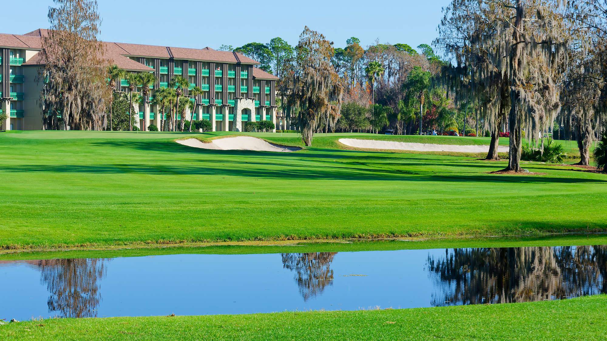 Disney Palm Bahn 10-18 MZ6 _8654_DxO